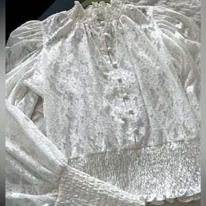 Amazing lace top!